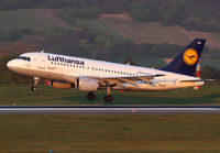 D-AILD @ LOWW - Lufthansa A319 - by Thomas Ranner
