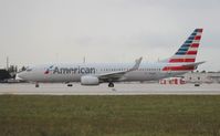 N811NN @ MIA - American 737-800 - by Florida Metal