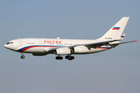 RA-96019 @ LOWW - Rossiya Il-96 - by Thomas Ranner