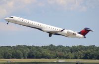 N916XJ @ DTW - Delta Connection CRJ-900