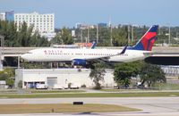 N3749D @ FLL - Delta 737-800 - by Florida Metal