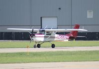 N5582H @ 1D2 - Cessna 150G