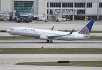 N45440 @ MIA - United 737-900 - by Florida Metal