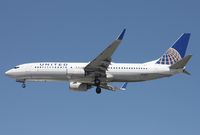 N73256 @ TPA - United 737-800 - by Florida Metal