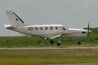 77 @ LFOC - Socata TBM-700A, Landing rwy 28, Châteaudun Air Base 279 (LFOC) open day 2013 - by Yves-Q