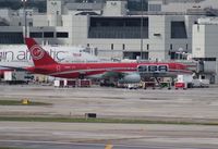 YV304T @ MIA - Santa Barbara 757-200