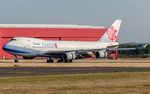 B-18723 @ ELLX - decelerating after touchdown - by Friedrich Becker