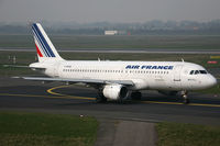 F-GFKB @ EDDL - Airbus 320 Air France