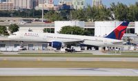 N530US @ FLL - Delta 757-200 - by Florida Metal
