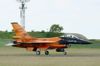 J-015 @ LFOC - Netherlands Air Force General Dynamics-Fokker f-16AM Fighting Falcon, Landing rwy 28, Châteaudun Air Base 279 (LFOC) Open day 2013 - by Yves-Q