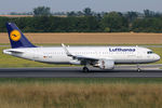D-AIUA @ VIE - Lufthansa - by Chris Jilli