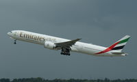 A6-EGP @ EDDL - Emirates, is powerfull taking off at Düsseldorf Int'l(EDDL) - by A. Gendorf
