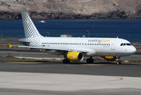 EC-MBM @ GCLP - Vueling A320 - by Thomas Ranner