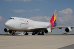 HL7618 @ LOWW - Asiana Boeing 747-400 - by Dietmar Schreiber - VAP