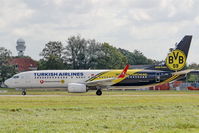 TC-JHU @ EDDV - IST shuttle on taxi to rwy 27R..... - by Holger Zengler