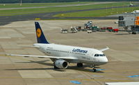 D-AILN @ EDDL - Lufthansa, seen here taxiing to the gate at Düsseldorf Int'l(EDDL) - by A. Gendorf
