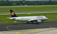 D-AIZH @ EDDL - Lufthansa, seen here on the way to RWY 23L at Düsseldorf Int'l(EDDL) - by A. Gendorf