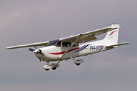PH-VOP @ EBDT - Cessna 172R Skyhawk [172-80808] Schaffen-Diest~OO 12/08/2006 - by Ray Barber