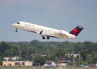 N928EV @ DTW - Delta Connection CRJ-200 - by Florida Metal