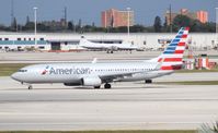 N964AN @ MIA - American 737-800 - by Florida Metal