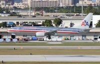 N976AN @ FLL - American 737-800 - by Florida Metal