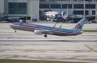 N990AN @ MIA - American 737-800 - by Florida Metal