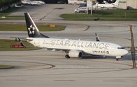 N26210 @ FLL - United Airlines Star Alliance 737-800 - by Florida Metal