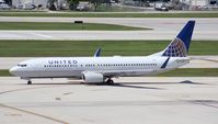 N78501 @ FLL - United 737-800