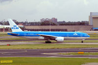 PH-BQM @ EHAM - Boeing 777-206ER [34712] (KLM Royal Dutch Airlines) Amsterdam-Schiphol~PH 10/08/2006 - by Ray Barber