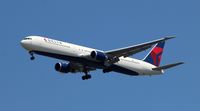 N842MH @ KJFK - Delta Airlines B767-400 - by CityAirportFan