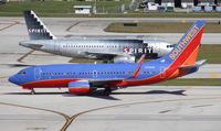 N729SW @ FLL - Southwest 737-700 - by Florida Metal