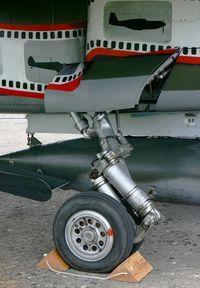 655 @ LFOE - Close view of main landing gear of Dassault Mirage F1CR,  Evreux-Fauville AB 105 (LFOE) - by Yves-Q