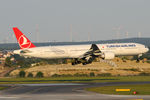 TC-JJI @ VIE - Turkish Airlines - by Chris Jilli