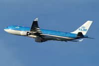 PH-AOA - A332 - KLM