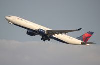N821NW @ DTW - Delta A330-300 - by Florida Metal