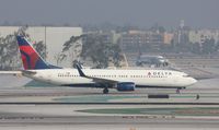 N3752 @ KLAX - Being 737-800