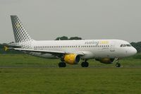 EC-ICR @ LFRB - Airbus A320-211, Taxiing to holding point rwy 25L, Brest-Bretagne airport (LFRB-BES) - by Yves-Q