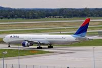 N826MH @ EDDM - Boeing 767-432ER [29713] (Delta Air Lines) Munich-Franz Josef Strauss~D 19/07/2009 - by Ray Barber