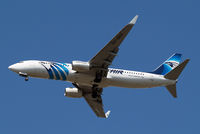 SU-GED @ EGLL - Boeing 737-866 [40802] (EgyptAir) Home~G 04/08/2014. On approach 27R. - by Ray Barber