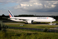 F-GZNI @ LFPG - Air France - by Martin Nimmervoll
