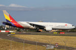 HL7500 @ YSSY - taxiing from 34L - by Bill Mallinson