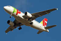 CS-TTE @ EGLL - Airbus A319-111 [0821] (TAP Portugal) Home~G 03/02/2011. On approach 27R. - by Ray Barber