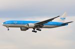 PH-BQL @ EHAM - KLM (asia) B772 landing. - by FerryPNL