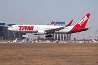 PT-MSY @ CYYZ - Inaugural visit by TAM to Toronto Pearson - by Robert Jones