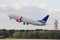 LN-RGC @ EDDT - Shuttle to Stockholm is leaving TXL westbound..... - by Holger Zengler