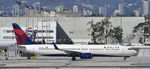N817DN @ KLAX - Taxiing to gate at LAX - by Todd Royer