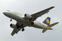 D-AILN @ EGLL - Airbus A319-114 [0700] (Lufthansa) Home~G 18/08/2014. On approach 27R. - by Ray Barber
