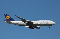 D-ABVH @ KSEA - Boeing 747-400