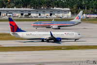 N814DN @ FLL - Ft. Lauderdale - by Alex Feldstein