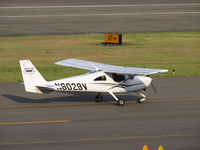 N6029V @ RNT - Cessna 162 Skycatcher taxing at RNT. - by Eric Olsen